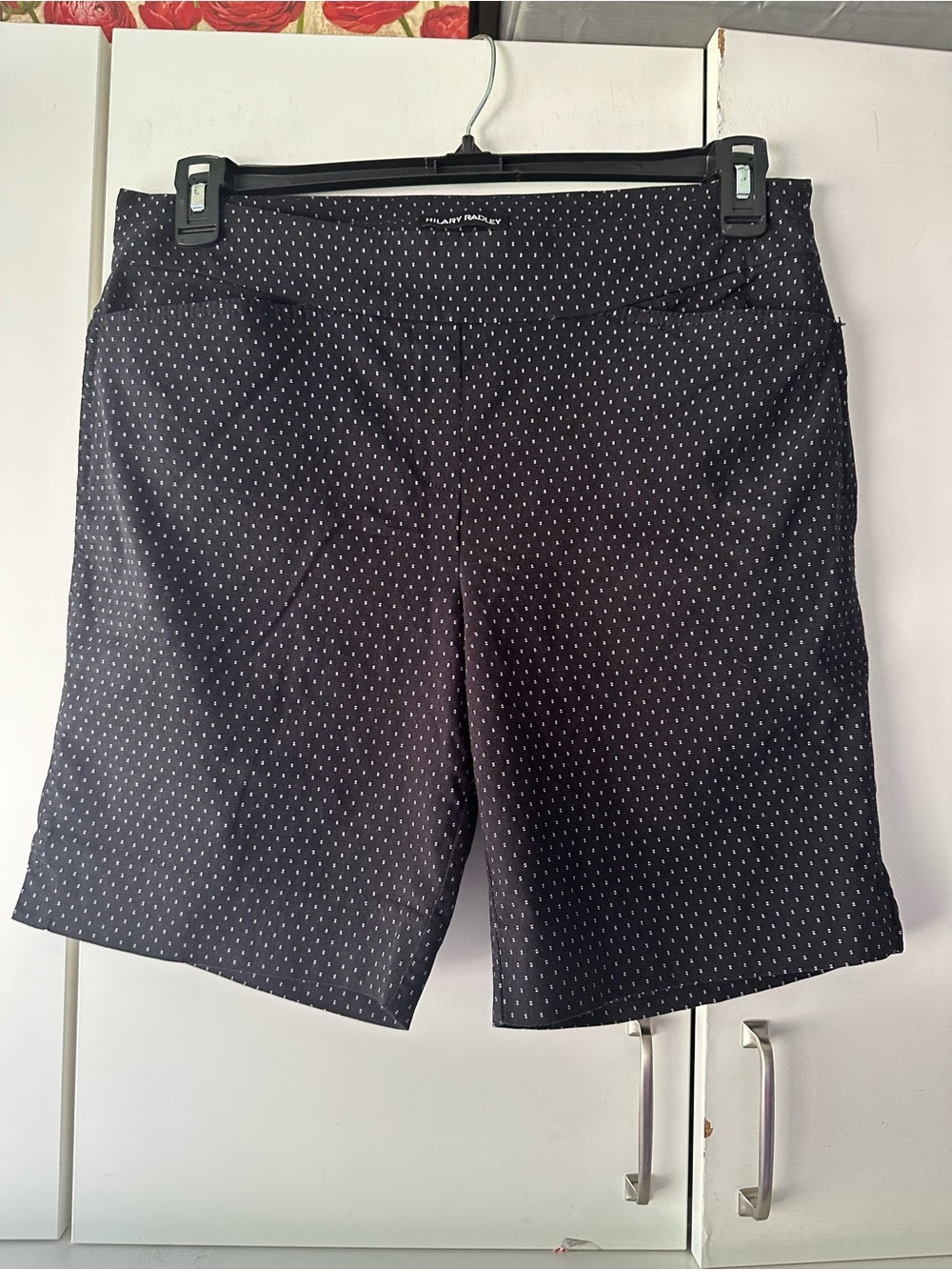 🖤 Hilary Radley Bermuda Shorts Large Black White Dot Stretch Pull-On Career